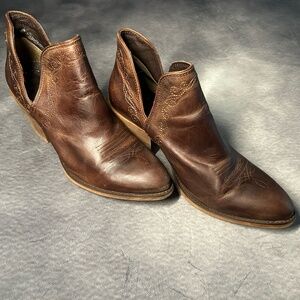 Women's Ariat Brown Leather Western Ankle Boots size 9B